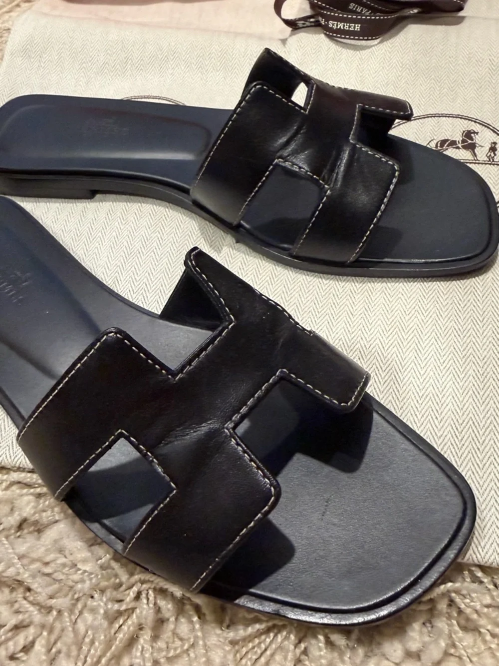 Hermes Black Oran Leather Women's Slide Sandals - Picture 3 of 5